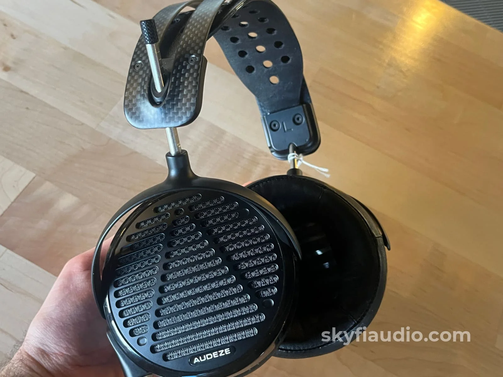 Audeze LCD-5 Planar Magnetic Headphones - Image 9