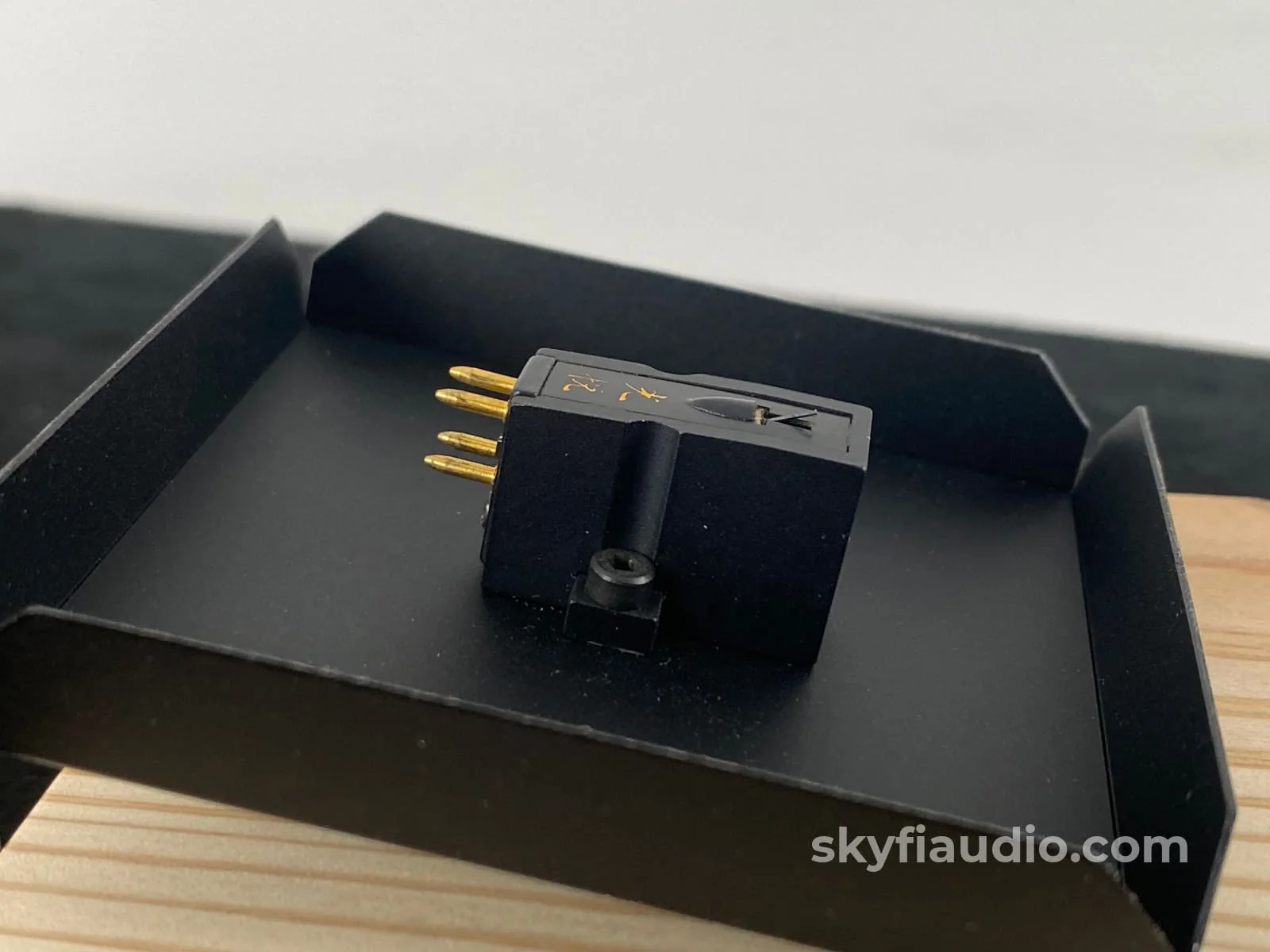 Koetsu Black MC Phono Cartridge - Light Use - Image 5
