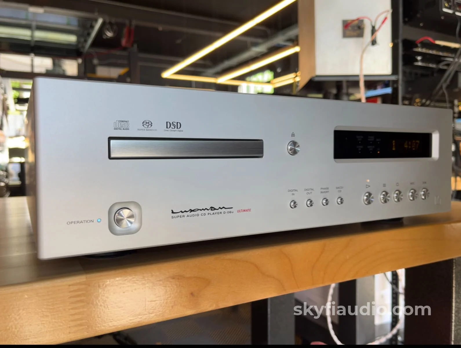 Luxman D-06U SACD Player - Complete Set - Image 3