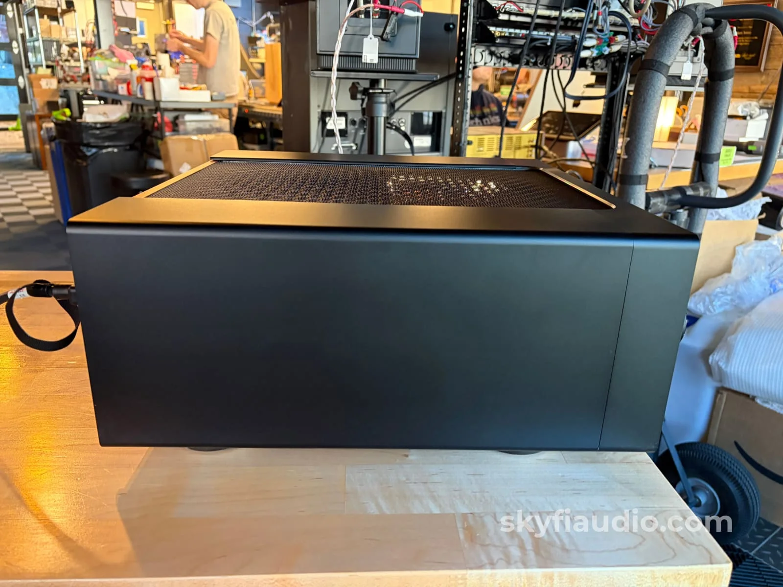 Marantz Model 10 Integrated Amplifier - 250W - Factory Refurbished (B-Stock) - Image 9