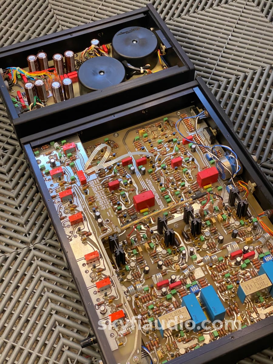 Mark Levinson No.26 Vintage Analog Preamp With Balanced Card and Power Supply (PLS-226) - Serviced - Image 15