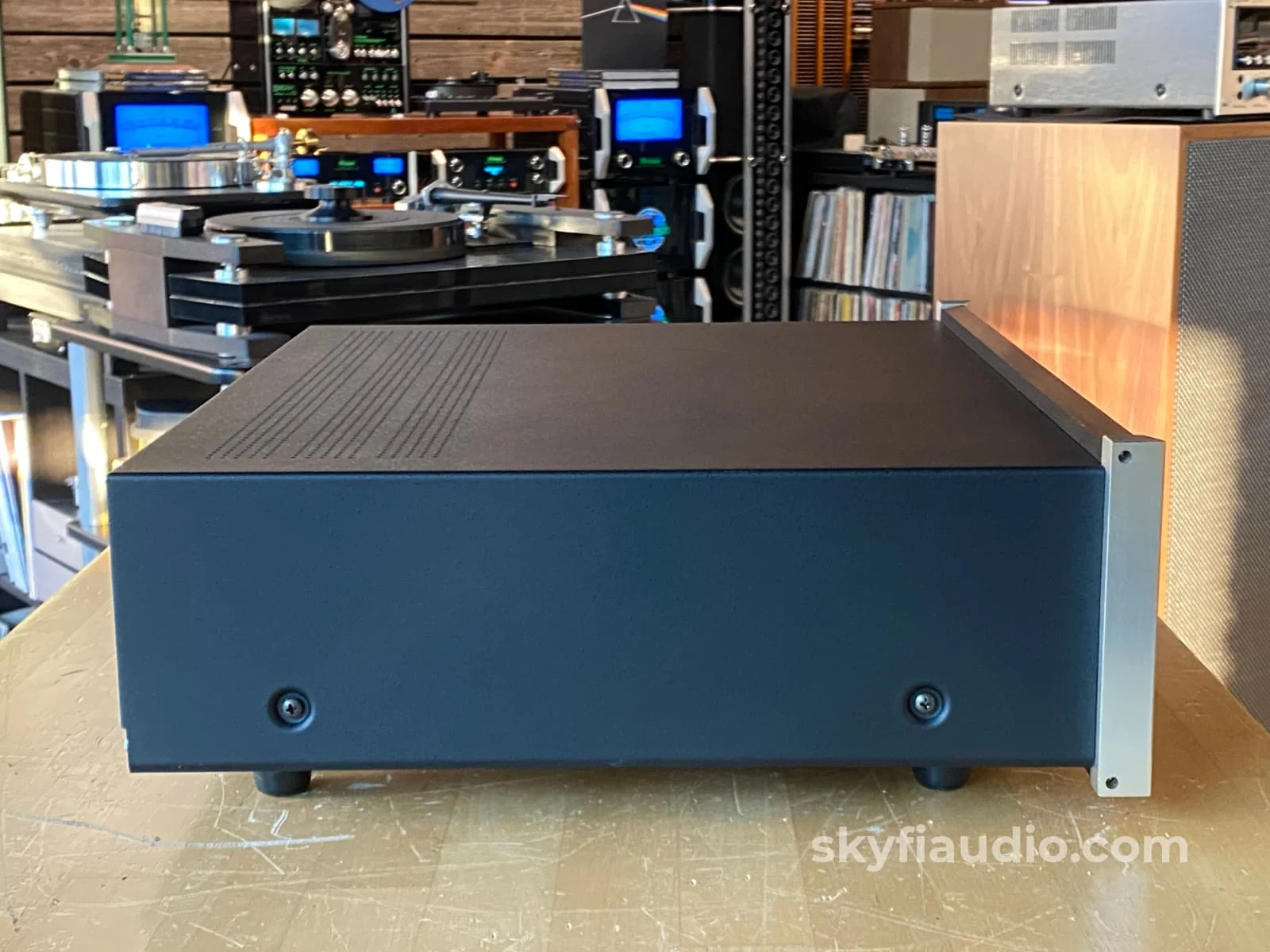 McIntosh C45 Preamp - All Analog with Phono Input - Fiber Optic Lighting - Image 11
