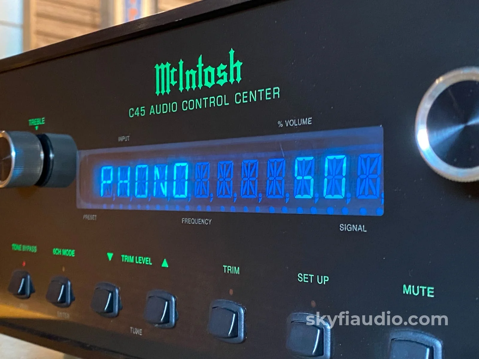 McIntosh C45 Preamp - All Analog with Phono Input - Fiber Optic Lighting - Image 3