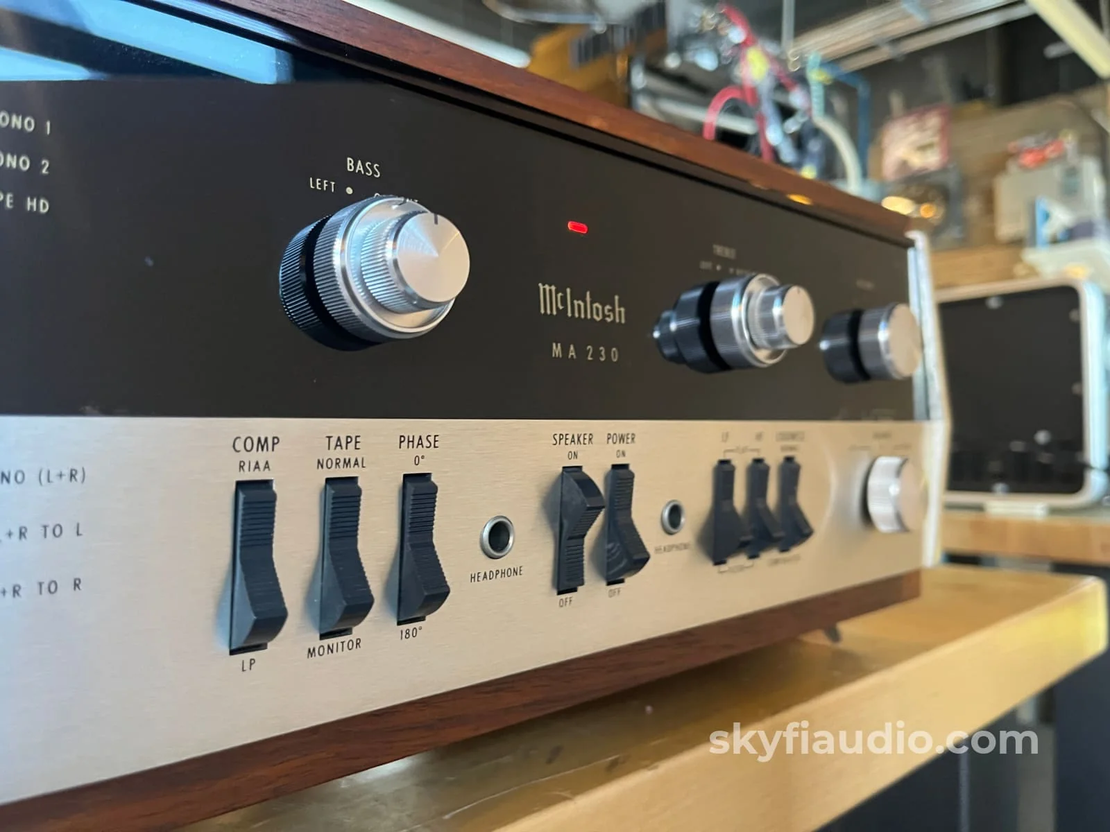 McIntosh MA230 Tube Integrated Amplifier w/Original Tubes & Rare Cabinet - Image 4