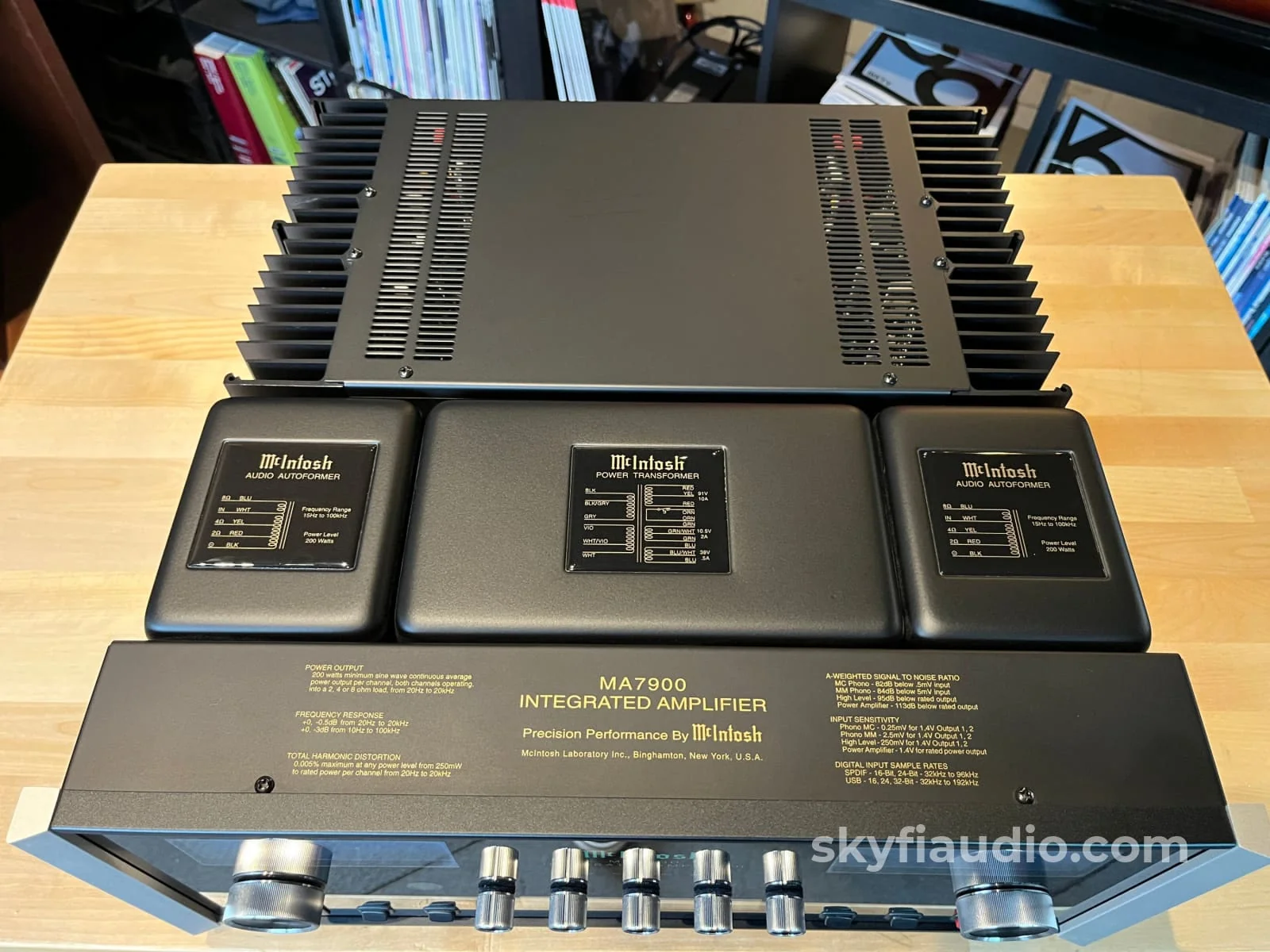 McIntosh MA7900 Solid State Integrated Amplifier - Fiber Optic Lighting - Image 8