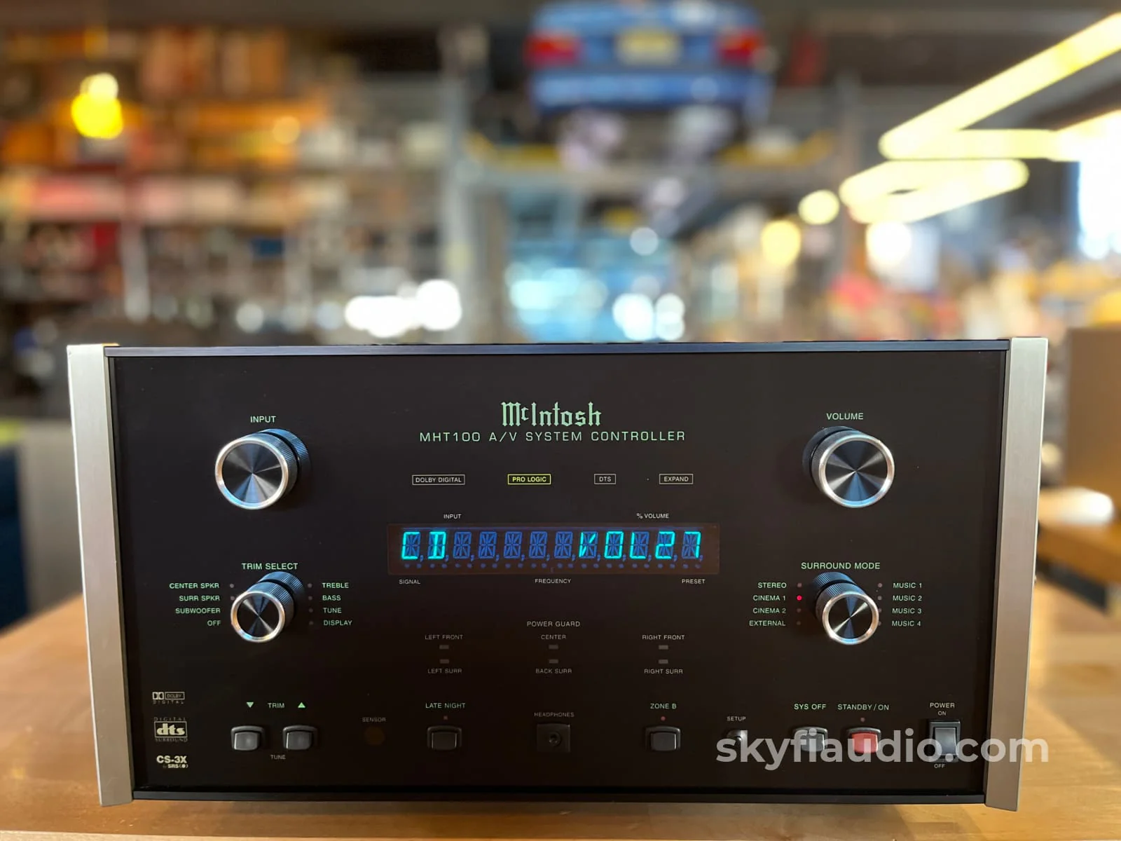 McIntosh MHT100 Home Theater Receiver - Serviced with New Glass and Power Supply