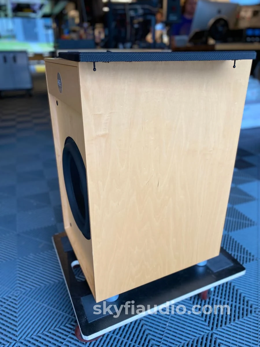 REL Acoustics Britannia Series B1 Subwoofer - Image 6