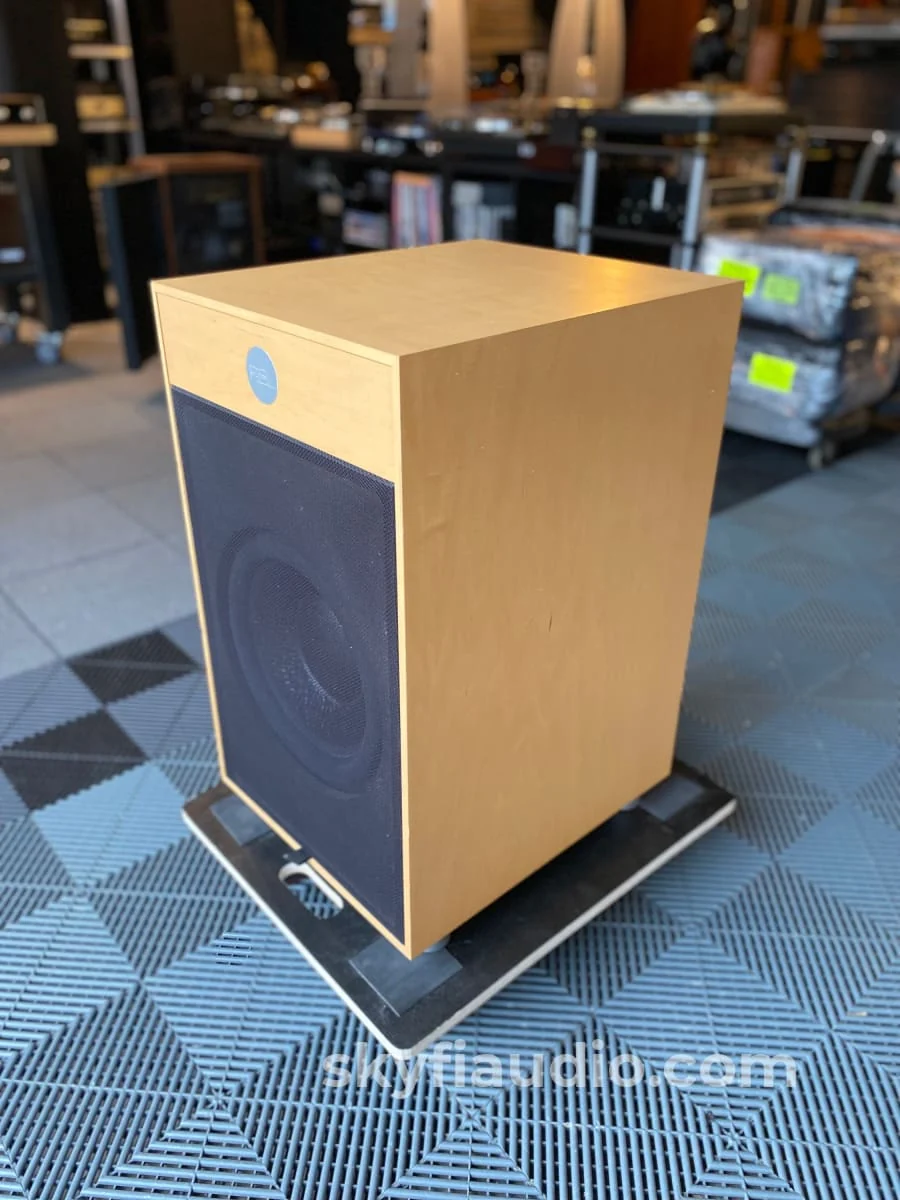 REL Acoustics Britannia Series B1 Subwoofer - Image 7