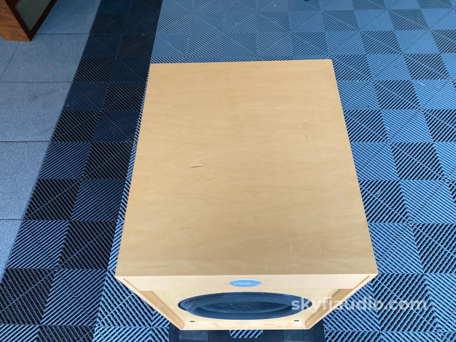 REL Acoustics Britannia Series B1 Subwoofer - Image 8