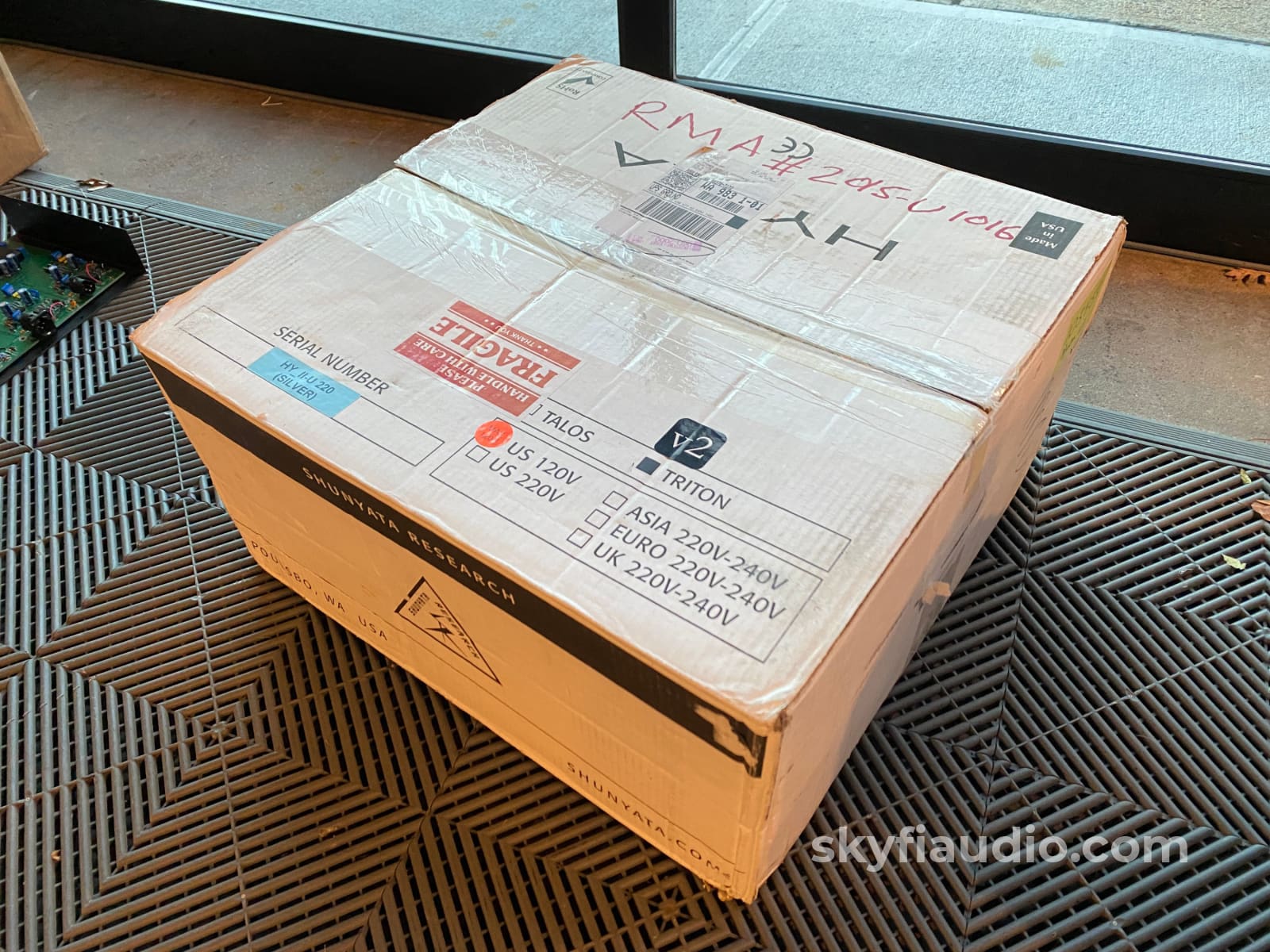 Shunyata Research, Triton Hydra Power Conditioner, Factory Upgraded to v2 - Image 10