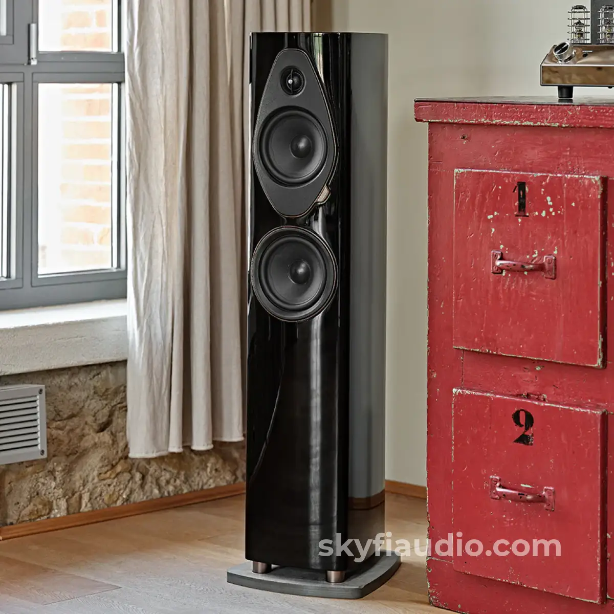 Sonus Faber Sonetto III G2 Floorstanding Speakers - Image 14