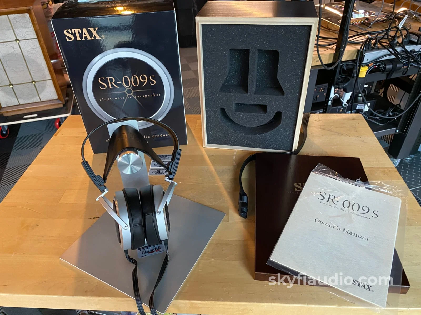 STAX SR-009S Headphones - As New and Complete - In Box - Image 2