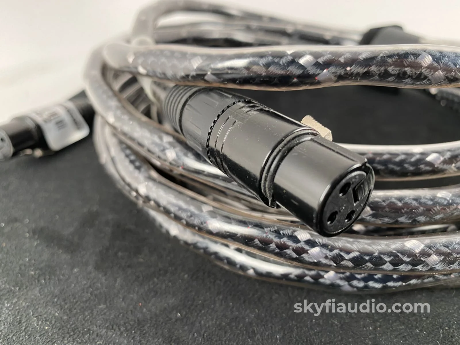 Straightwire Virtuoso R2 XLR Interconnects (Pair) - 3M - Image 2