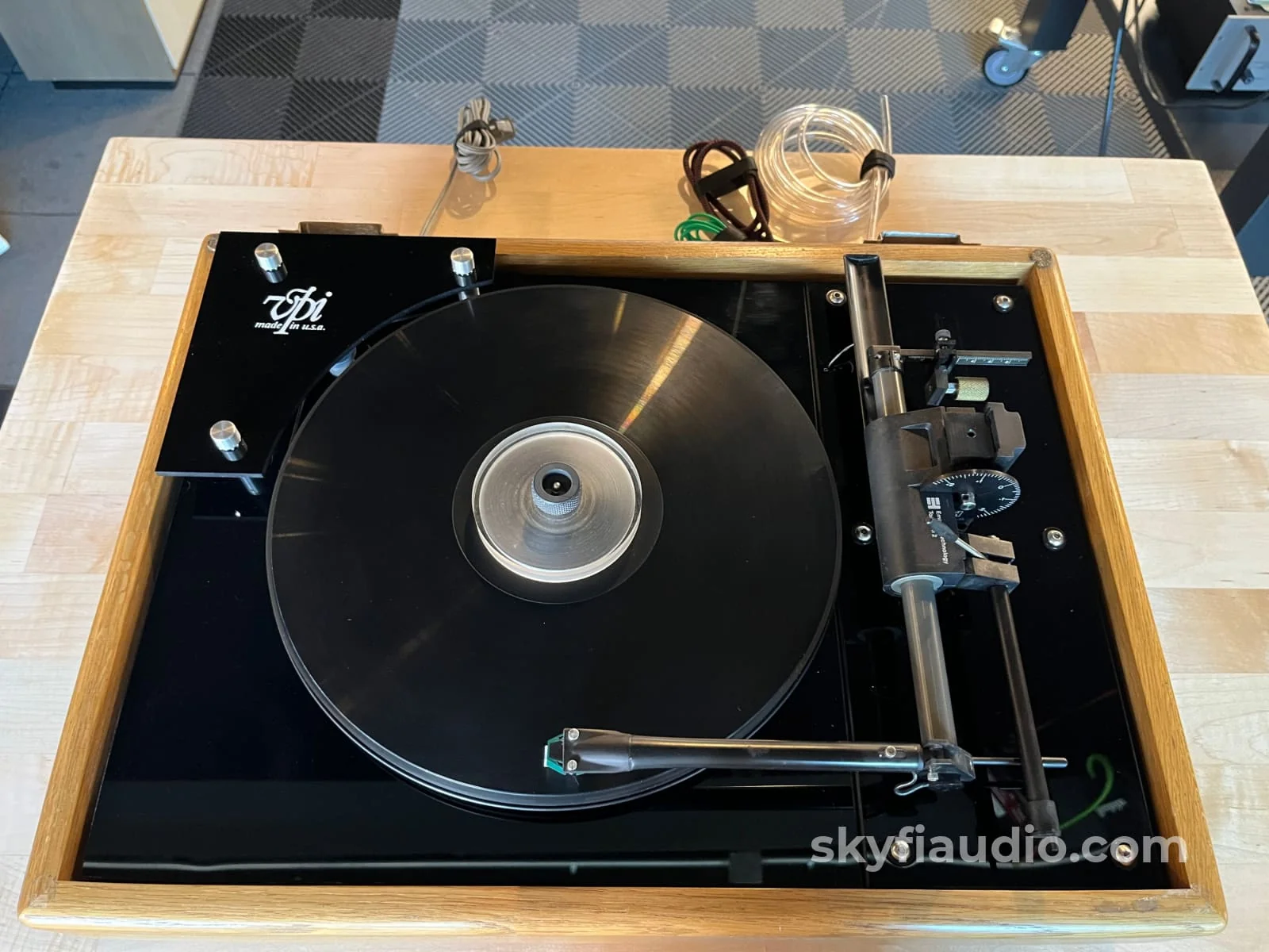 VPI HW-19 Vintage Turntable with Eminent Technology Arm and Hana EH Cartridge - Image 10